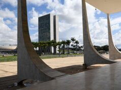 Senado aprova isenção do Imposto de Renda para quem ganha até dois salários mínimos