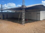 Estrutura para o show de Frei Gilson já está sendo montada em João Pessoa