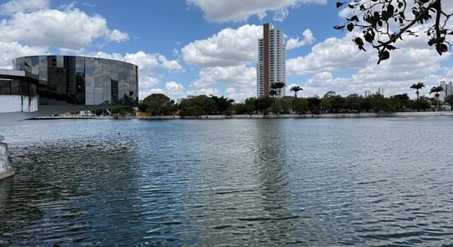 Ministério Público requisita identificação de despejo irregular de esgoto no Açude Velho, em Campina Grande