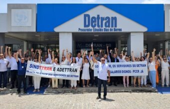 Nova diretoria do SINDTTRAN-PB toma posse e á realiza ato público pelo PCCR da categoria