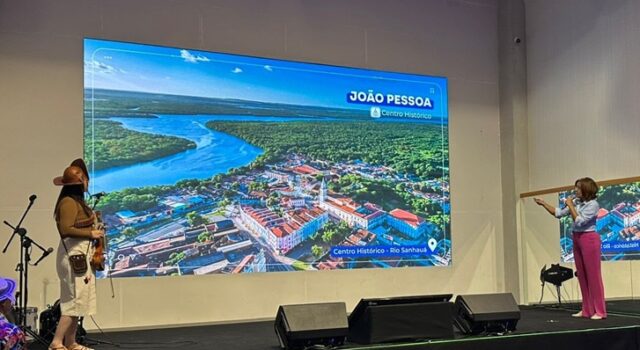 Paraíba promove São João e atrativos turísticos em evento da Azul Viagens em São Paulo